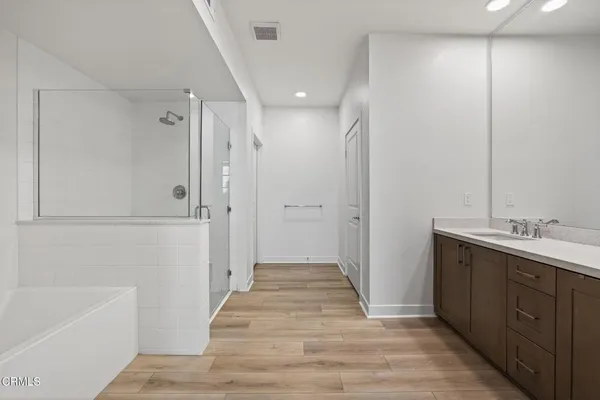 $799,000 | 2850 Wagon Wheel Road, Unit 402, Oxnard, CA 93036