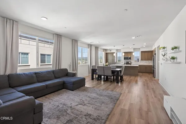 $799,000 | 2850 Wagon Wheel Road, Unit 402, Oxnard, CA 93036