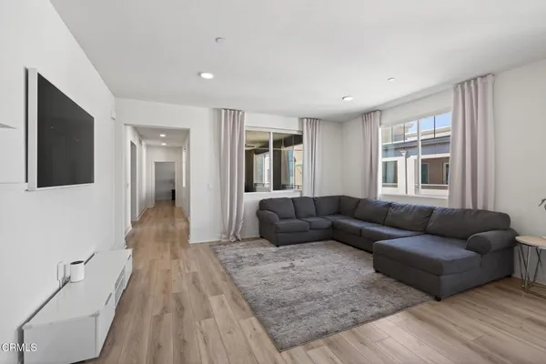 $799,000 | 2850 Wagon Wheel Road, Unit 402, Oxnard, CA 93036