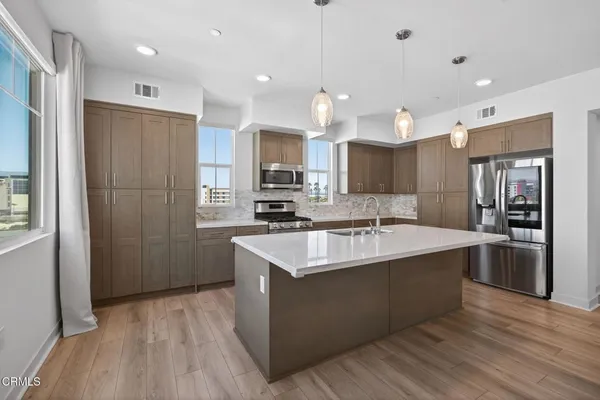 $799,000 | 2850 Wagon Wheel Road, Unit 402, Oxnard, CA 93036