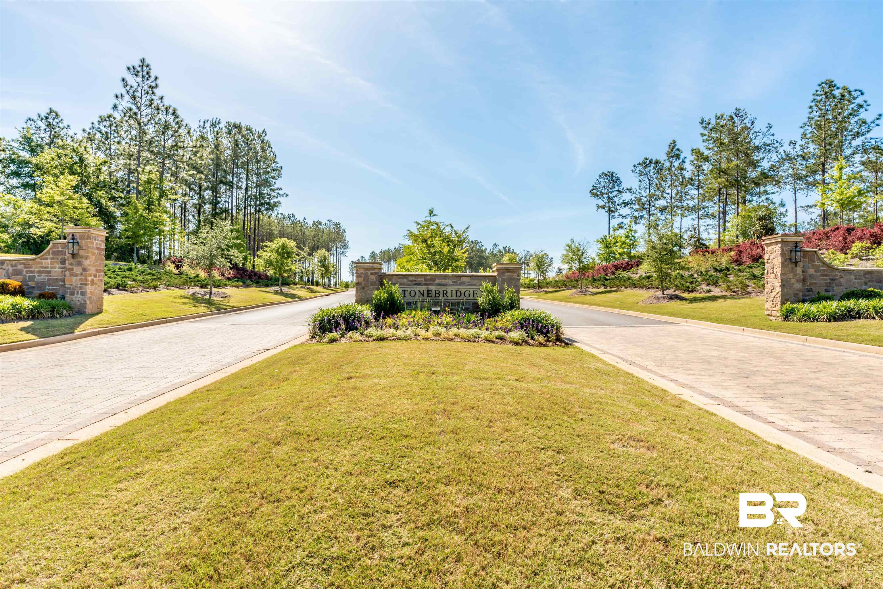 31958 Bobwhite Road Daphne, AL 36527 - Photo 57 of 58 View of road with curbs