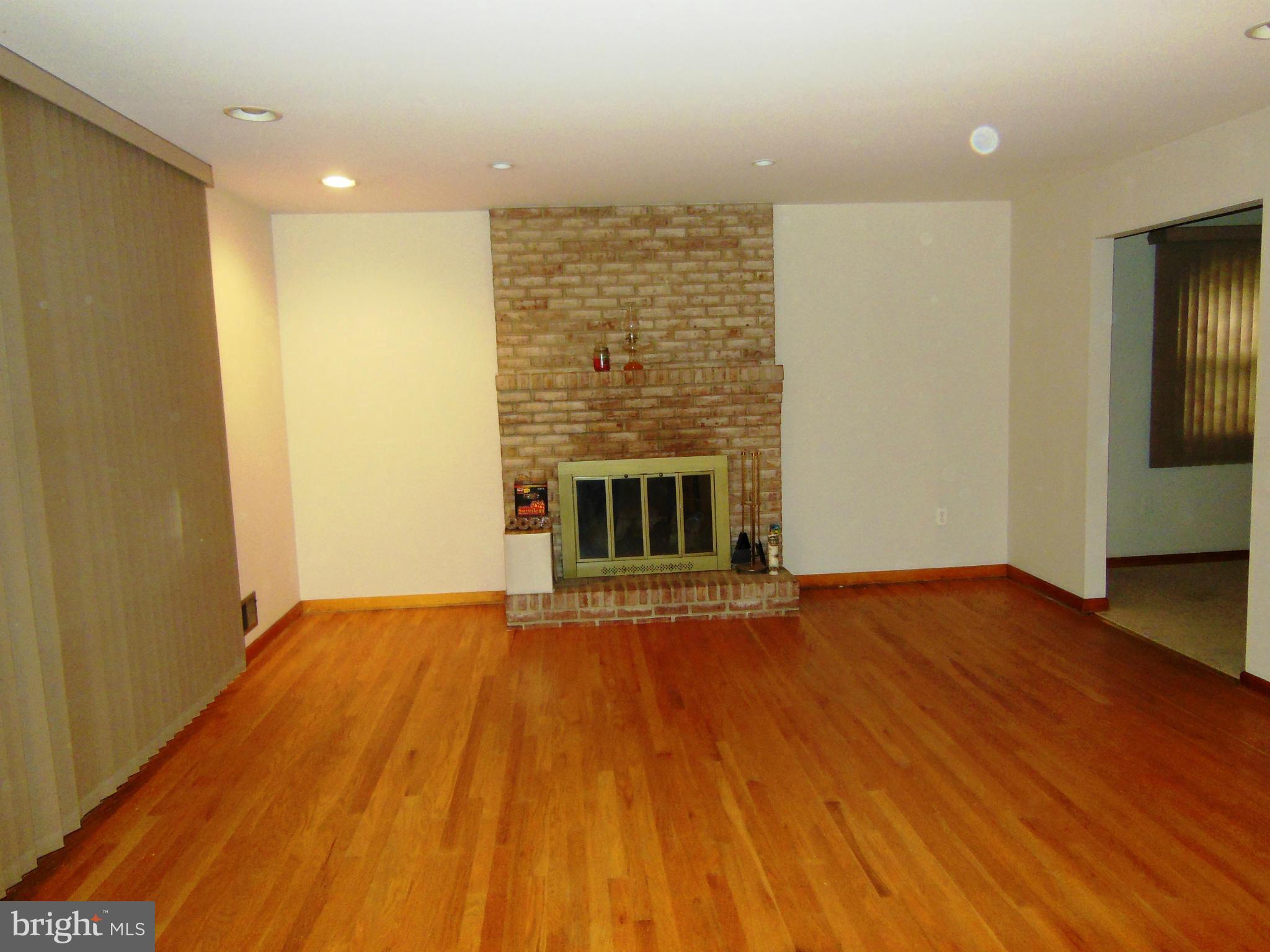 3521 Farm Road Aberdeen, MD 21001 - Photo 4 of 18 Living Room