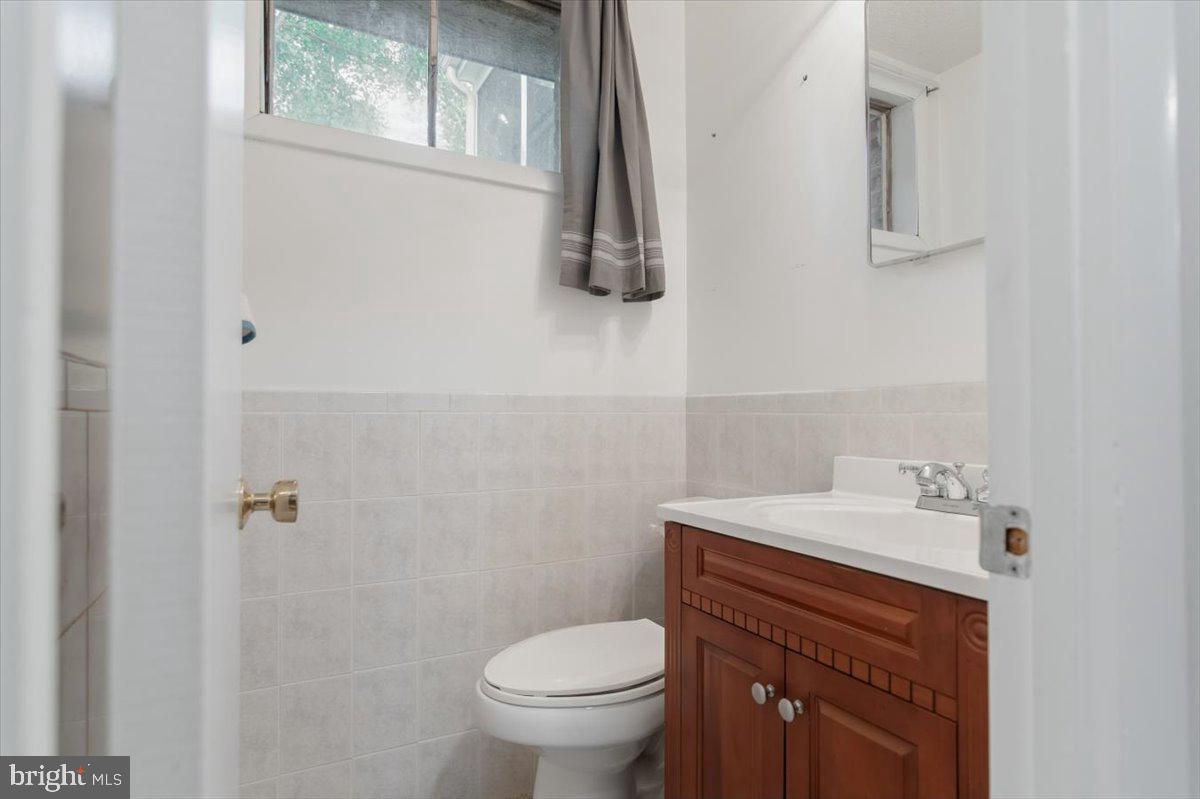 3428 Ramsgate Terrace Alexandria, VA 22309 - Photo 31 of 40 Lower Level Half Bath