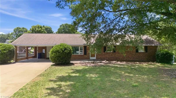 $325,000 | 850 Minorcas Road, Winston-Salem, NC 27106