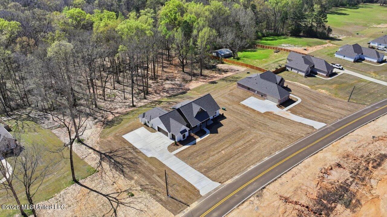 933 Mullican Road Florence, MS 39073 - Photo 47 of 67 47-933 Mullican Rd _ Home Tours MS