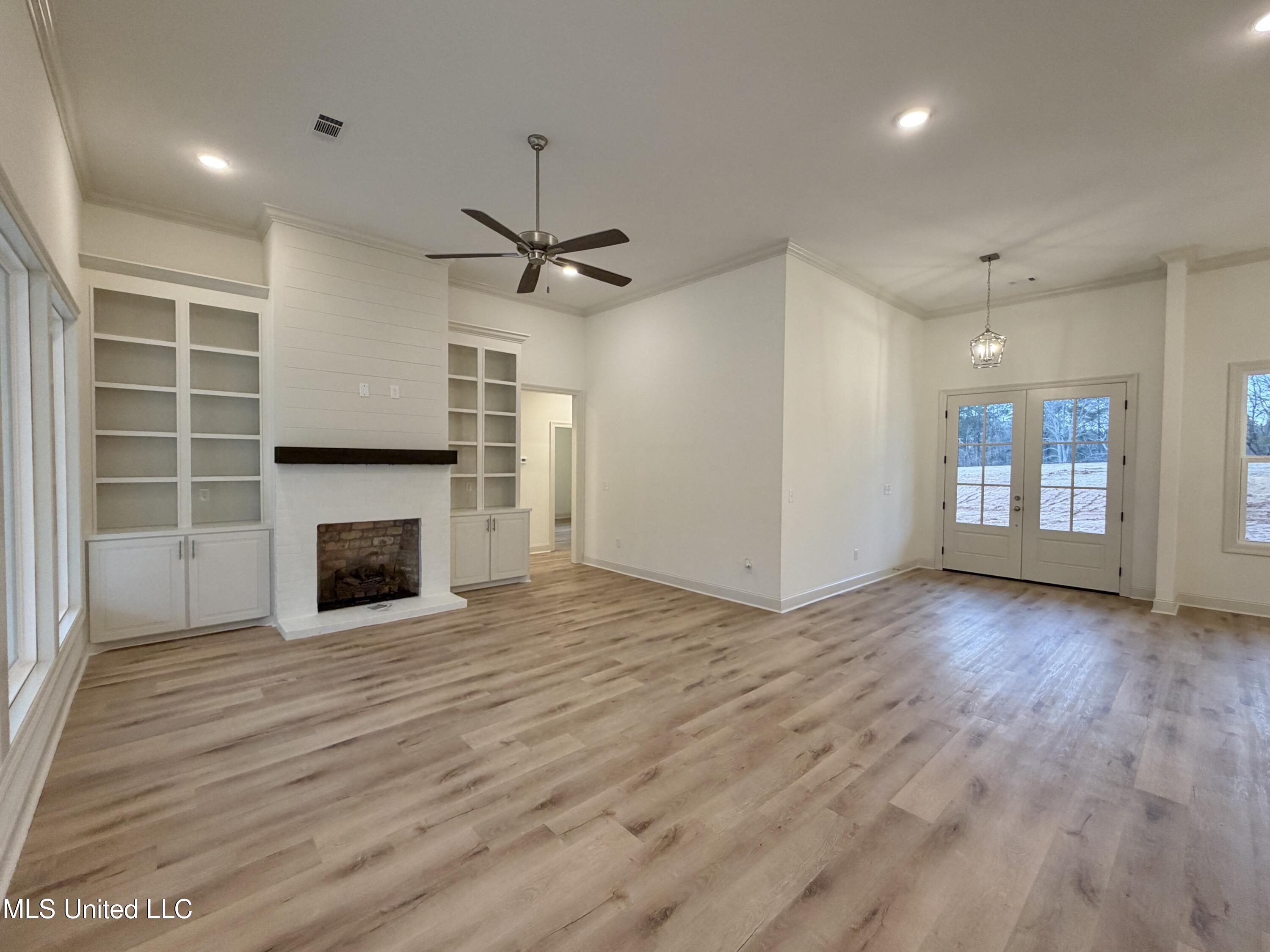 933 Mullican Road Florence, MS 39073 - Photo 6 of 34 IMG_3780(4)