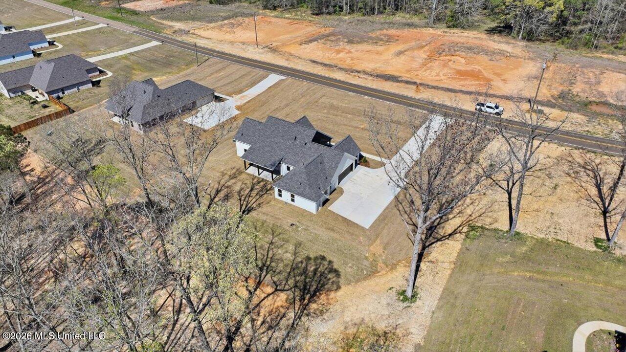 933 Mullican Road Florence, MS 39073 - Photo 65 of 67 65-933 Mullican Rd _ Home Tours MS