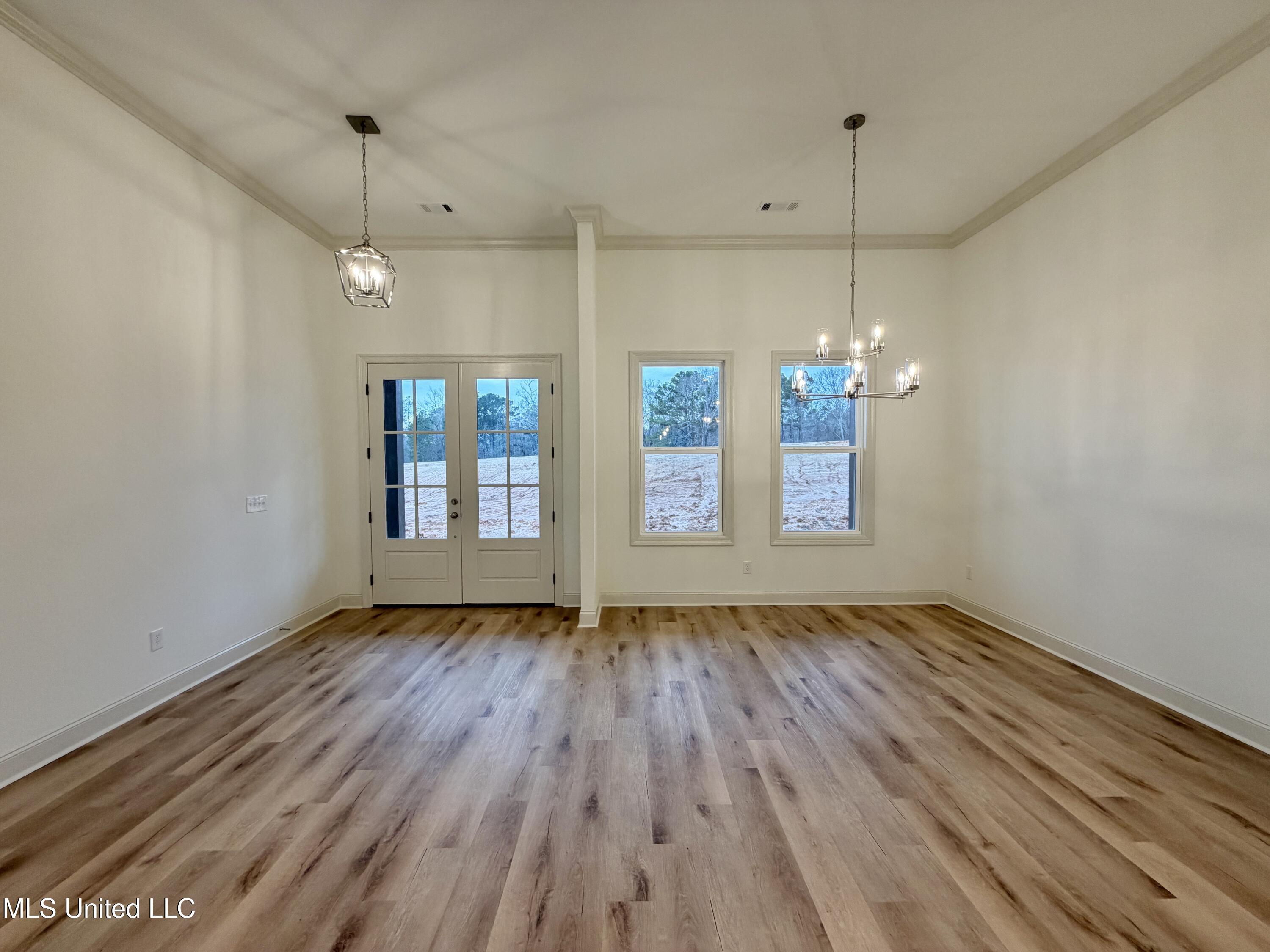 933 Mullican Road Florence, MS 39073 - Photo 7 of 34 IMG_3781(4)