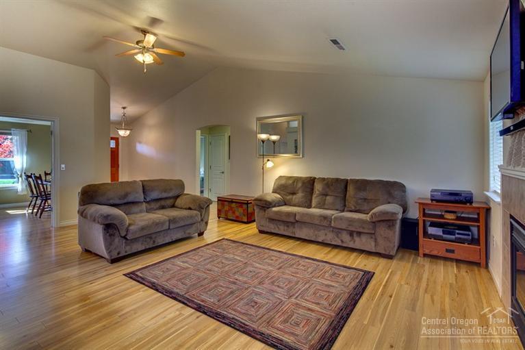 60968 Grayson Way Bend, OR 97702 - Photo 5 of 17 Additional Photo