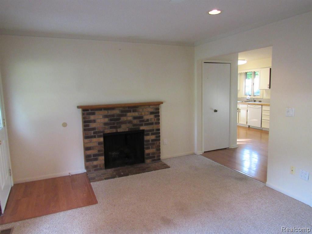 7493 Pinckney Road Pinckney, MI 48169 - Photo 17 of 32