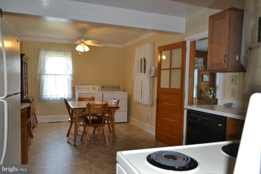 2843 Singerly Road Elkton, MD 21921 - Photo 11 of 30 Huge Eat-in Kitchen-Laundry can move to basement