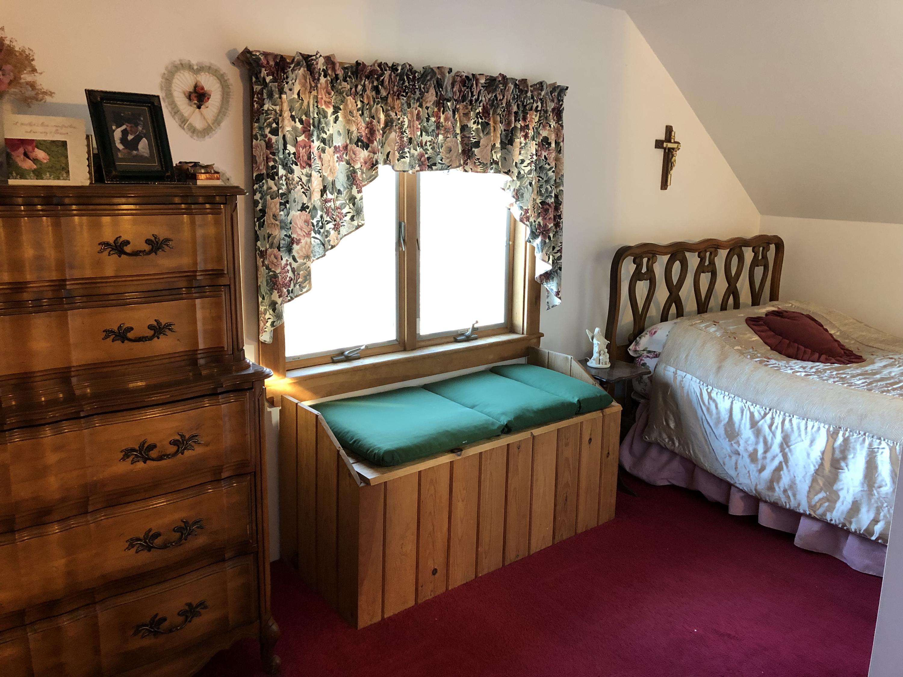 660 County Road Lubec, ME 04652 - Photo 21 of 45 13b. 2nd floor bedroom with window seat