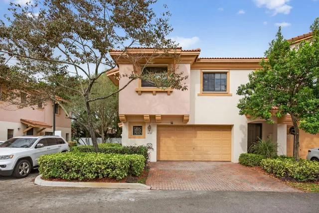 $494,995 | 4751 Grand Cypress Circle North, Pompano Beach, FL 33073