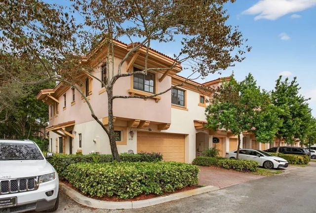 $494,995 | 4751 Grand Cypress Circle North, Pompano Beach, FL 33073
