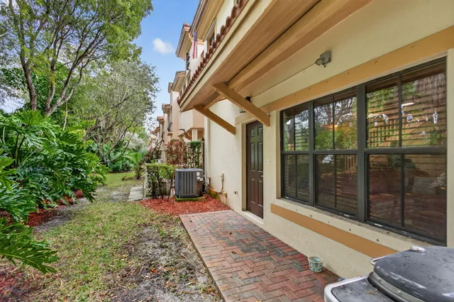 $494,995 | 4751 Grand Cypress Circle North, Pompano Beach, FL 33073