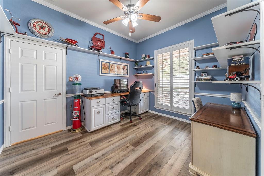 11621 Willow Springs Road Fort Worth, TX 76052 - Photo 15 of 35 a room with storage and utility