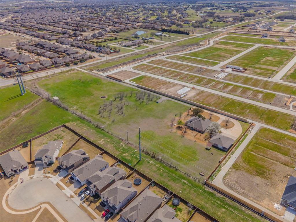 11621 Willow Springs Road Fort Worth, TX 76052 - Photo 29 of 35 a view of a tennis court