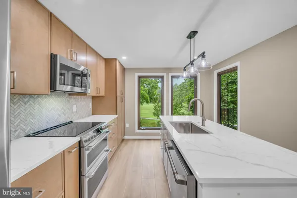 $799,000 | 1806 North Shore Court, Reston, VA 20190