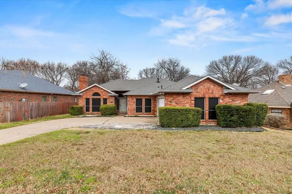 $315,000 | 1021 Crestwood Court, DeSoto, TX 75115