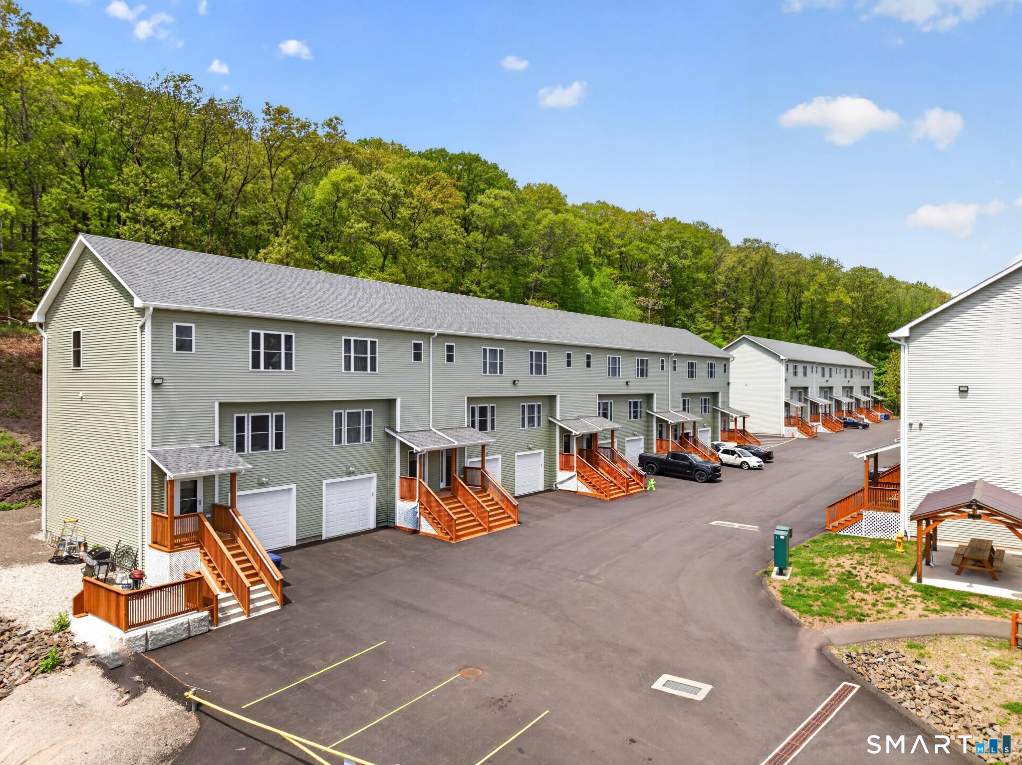 455 R Sherman Avenue, Unit 6 Hamden, CT 06518 - Photo 4 of 18