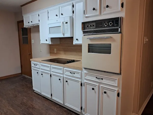 $1,700 | 3916 Wakefield Drive, Tyler, TX 75701