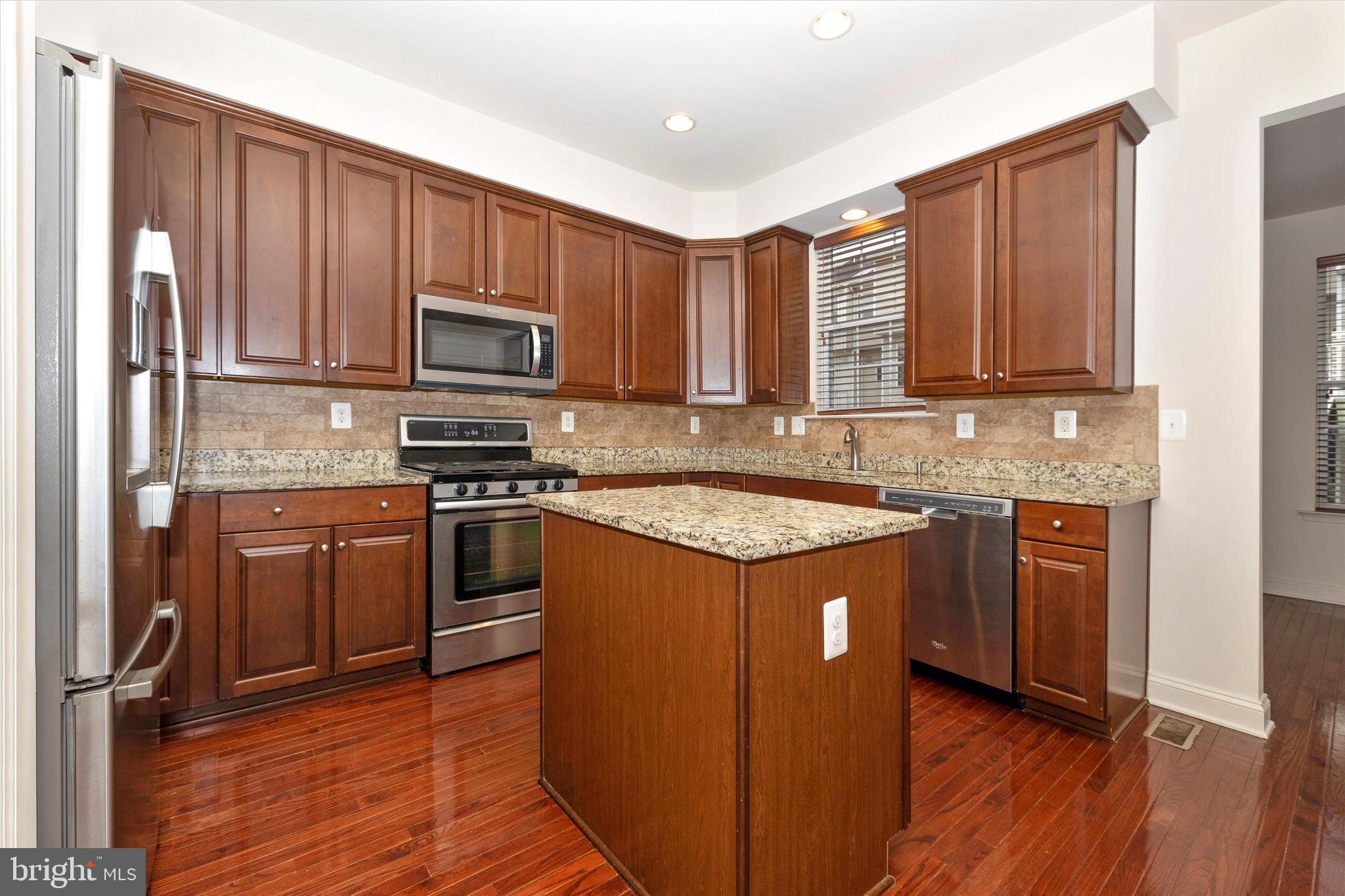 23036 Meadow Mist Road Clarksburg, MD 20871 - Photo 6 of 24 Kitchen