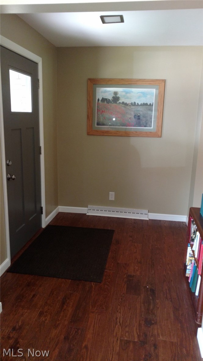 191 Trease Road Wadsworth, OH 44281 - Photo 5 of 18 191 Trease - Spacious foyer