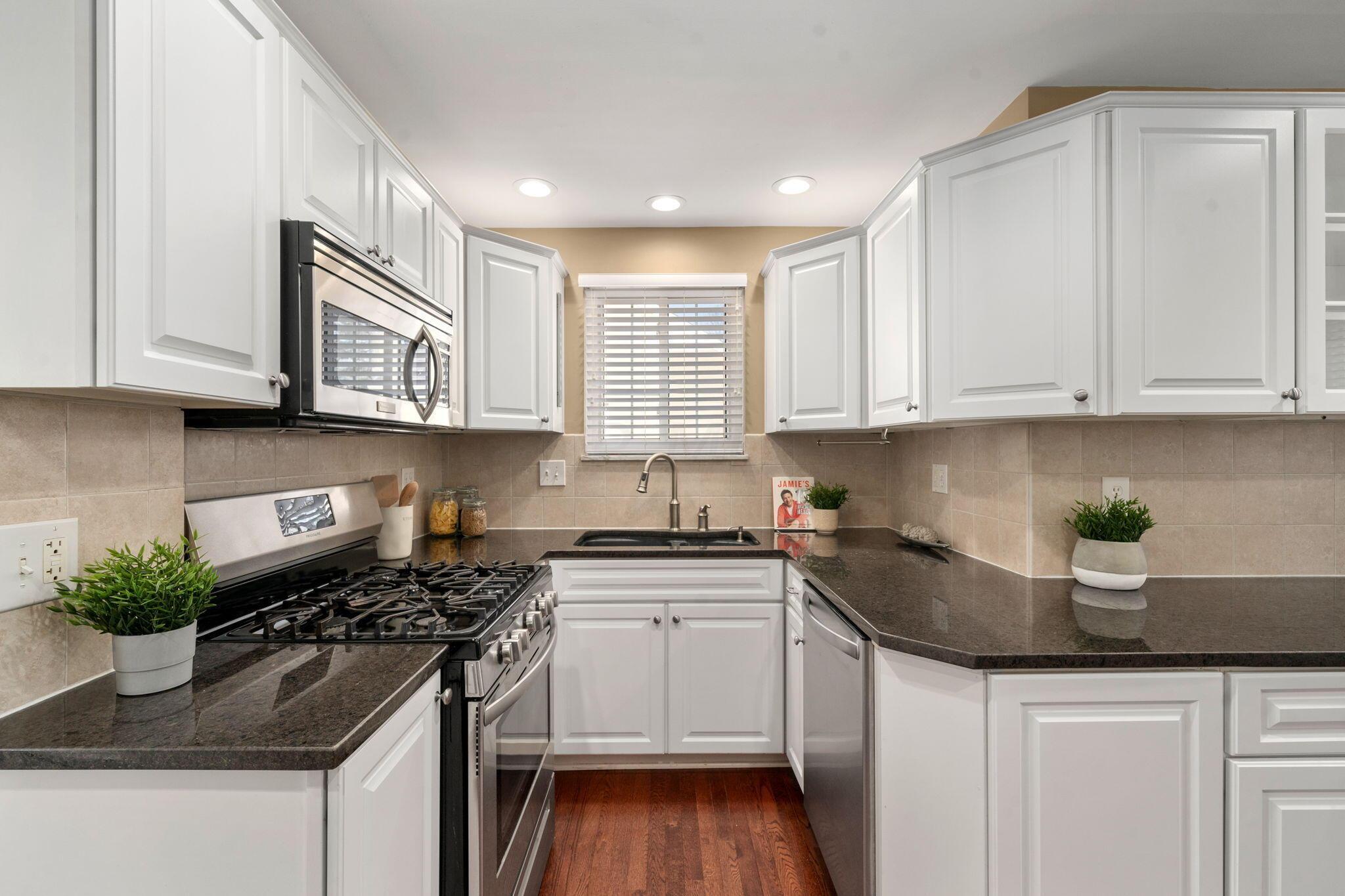 2223 Harwitch Road Columbus, OH 43221 - Photo 15 of 61 18-web-or-mls-DSC04103