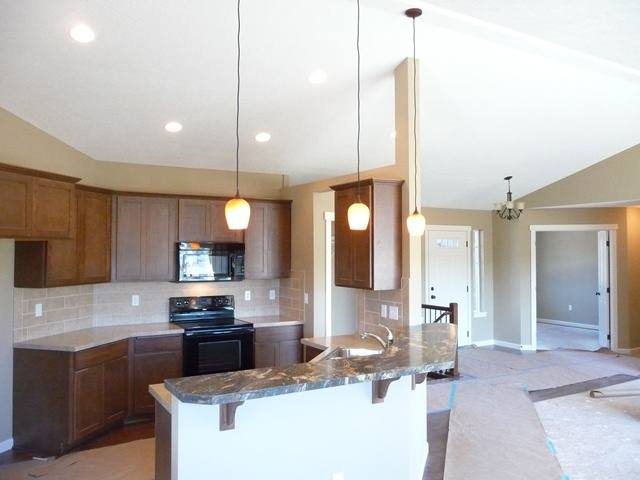 15316 North Hunter's Pointe Road Mead, WA 99021 - Photo 2 of 9 Gallery Image 2