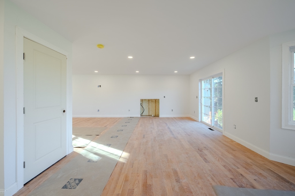 24 Townsend Road Shirley, MA 01464 - Photo 14 of 34
