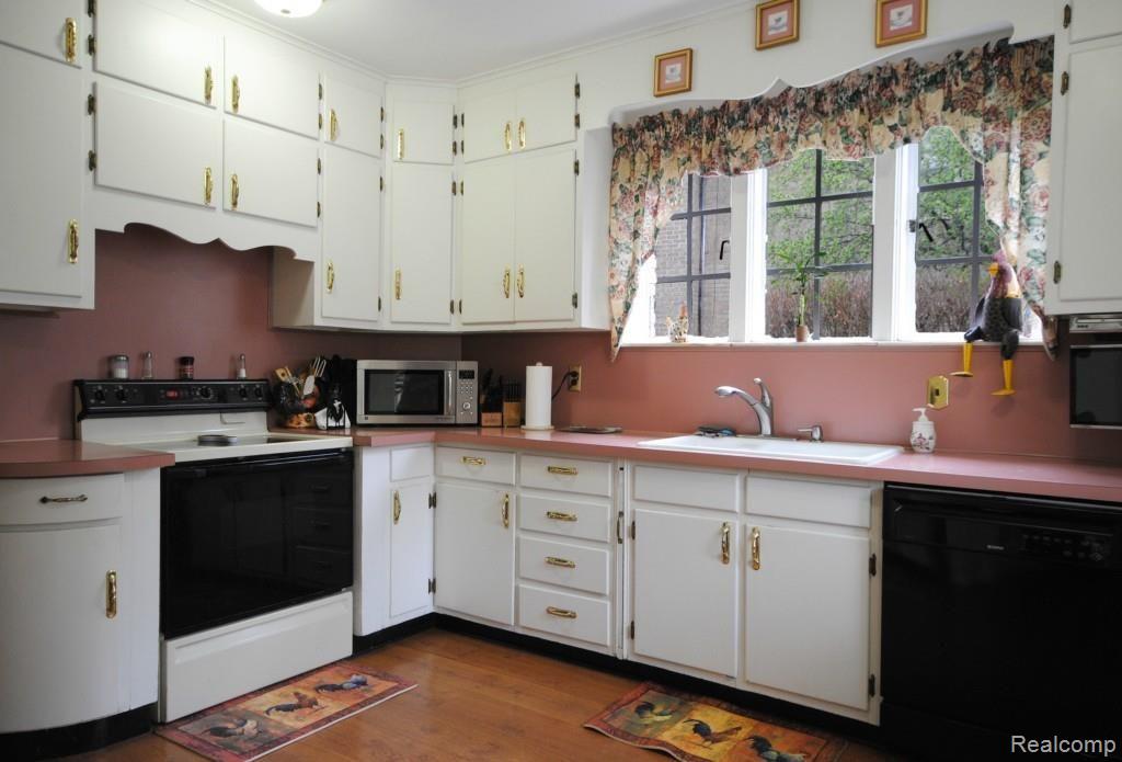 1328 Berkshire Road Grosse Pointe, MI 48230 - Photo 10 of 27 DSC_7789.jpg