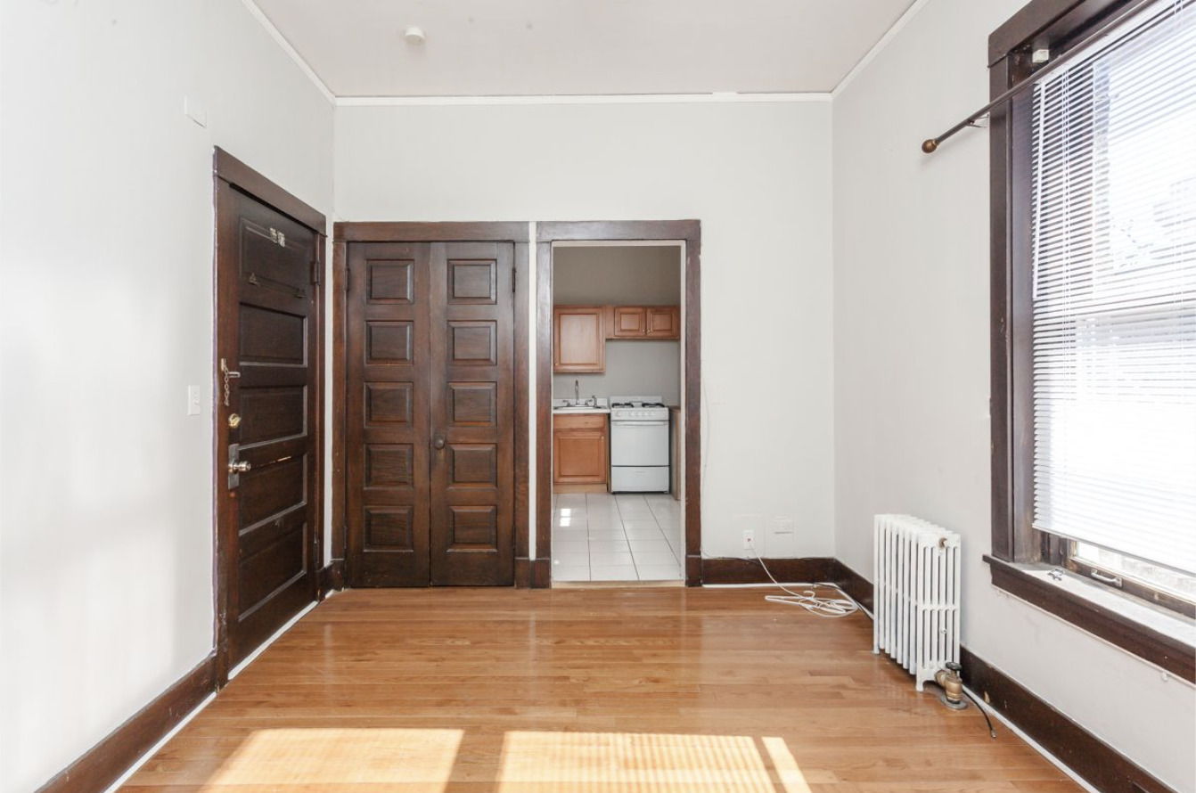 293 East Deerpath Road, Unit 22 Lake Forest, IL 60045 - Photo 4 of 13 a view of an empty room with a window