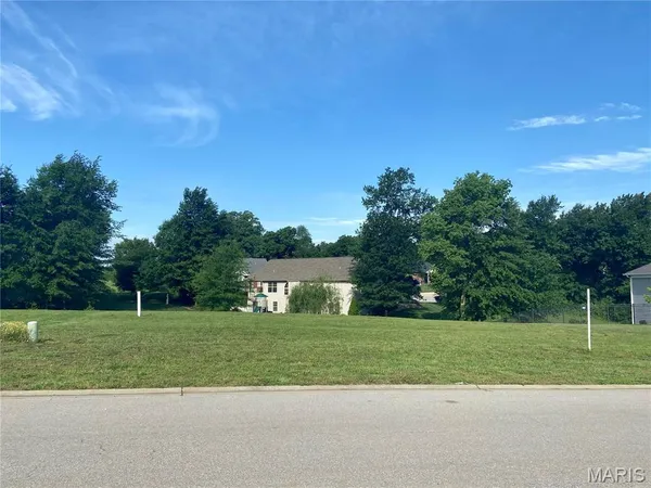 $46,800 | 501 Wedgewood Lane, Trenton, IL 62293