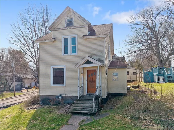 $79,000 | 104 East Oneida Street, Oswego, NY 13126