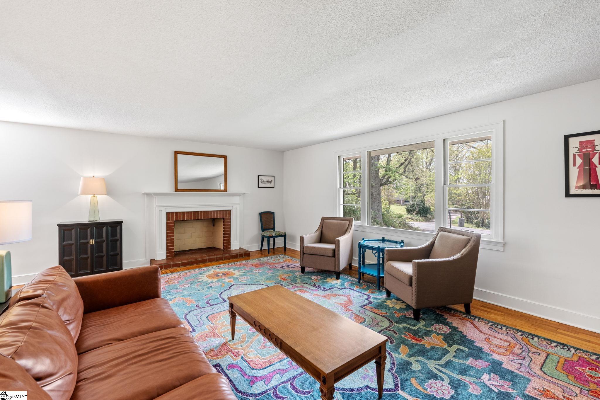 4 Timber Lane Greenville, SC 29609 - Photo 3 of 31