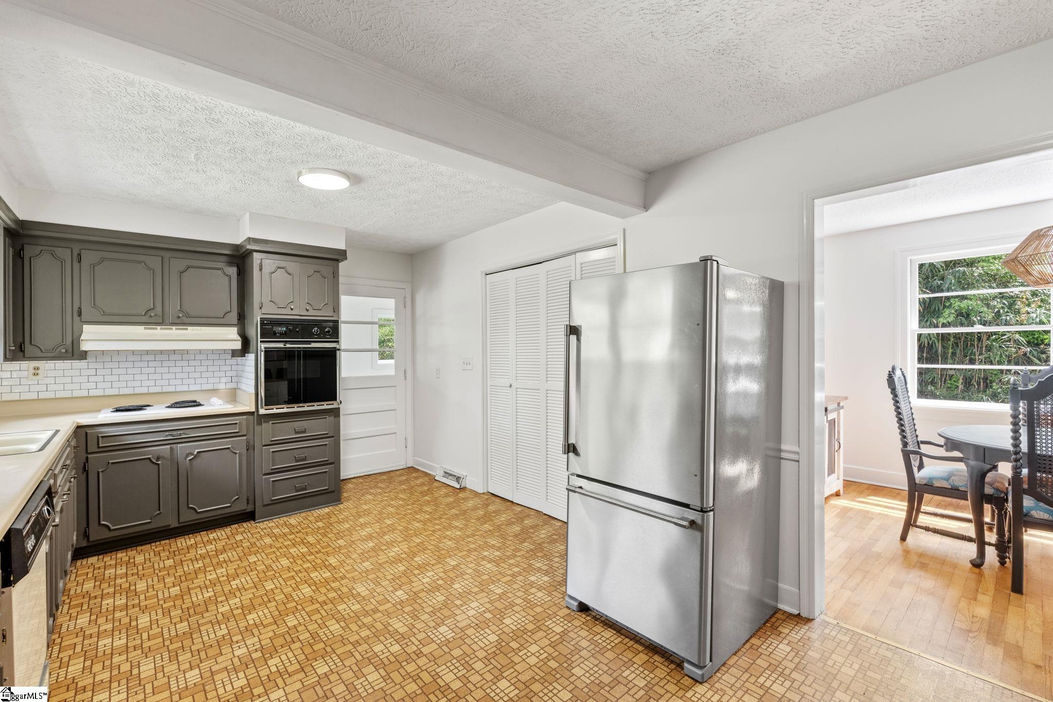 4 Timber Lane Greenville, SC 29609 - Photo 8 of 31