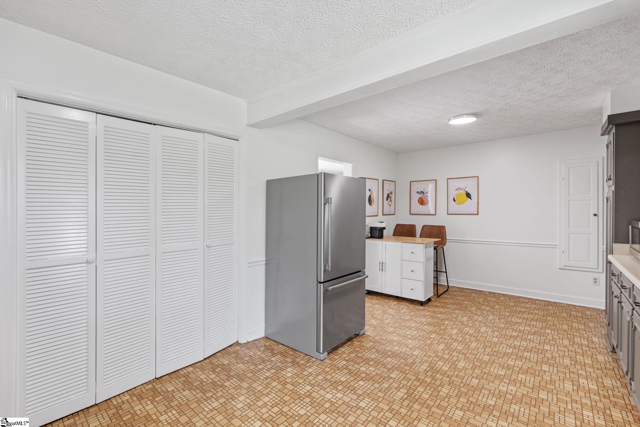 4 Timber Lane Greenville, SC 29609 - Photo 10 of 31