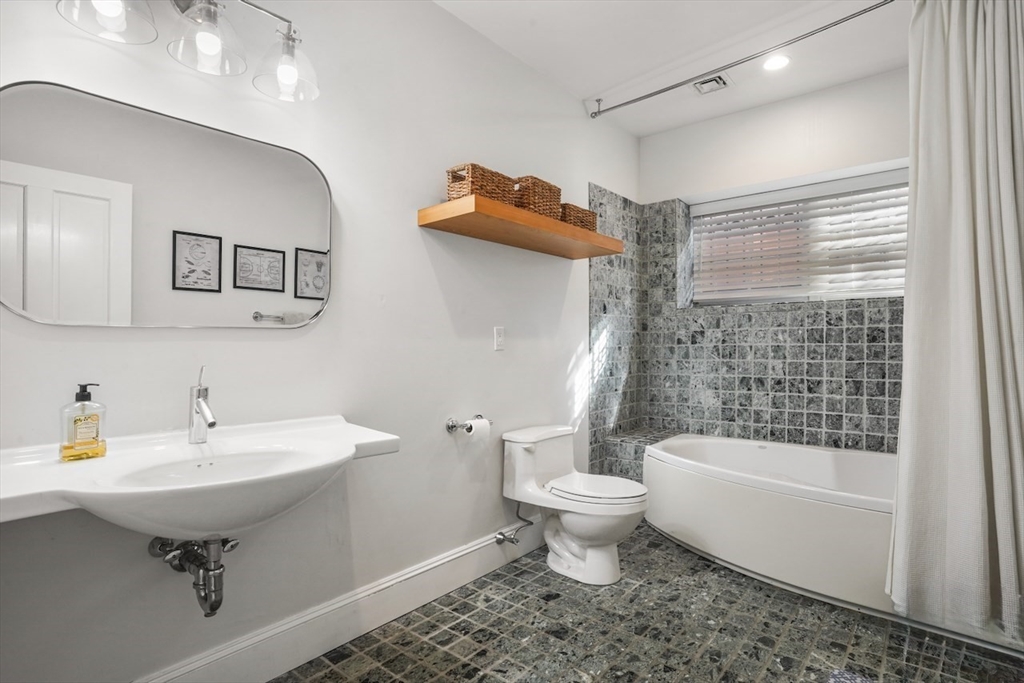 41 Worcester Street, Unit 1 Boston, MA 02118 - Photo 17 of 24