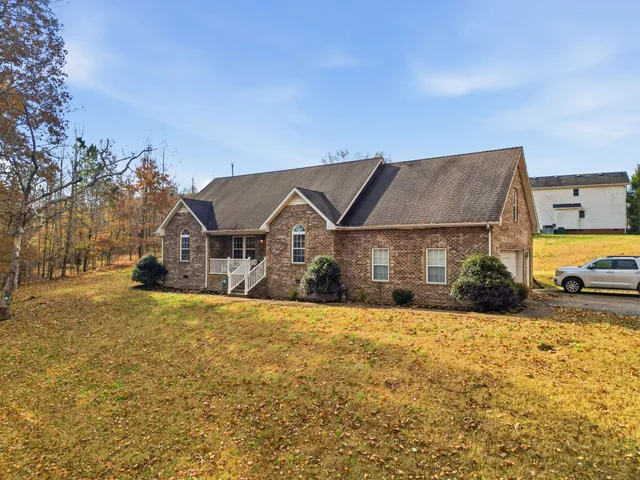 $399,900 | 742 Bowling Branch Road, Cottontown, TN 37048