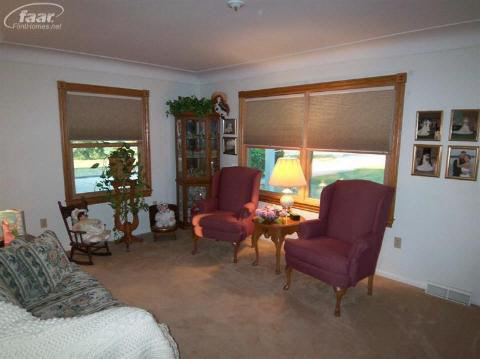 7950 South Byron Road Durand, MI 48429 - Photo 9 of 17 20257036-8.JPG