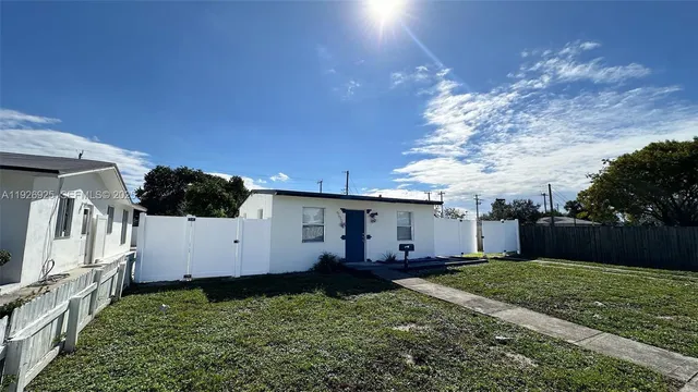 $1,849 | 550 Northwest 15th Court, Pompano Beach, FL 33060