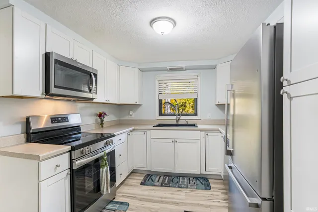 $249,900 | 2521 Club Drive, South Bend, IN 46615