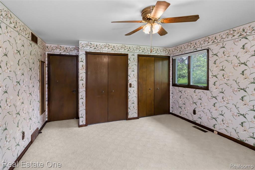 9050 Earhart Road South Lyon, MI 48178 - Photo 25 of 55