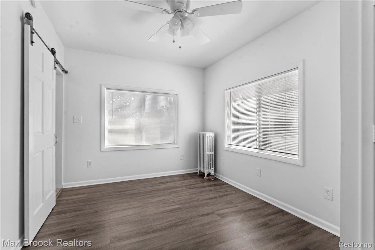 513 West 9 Mile Road, Unit 1 Hazel Park, MI 48030 - Photo 12 of 21 View of Living Room