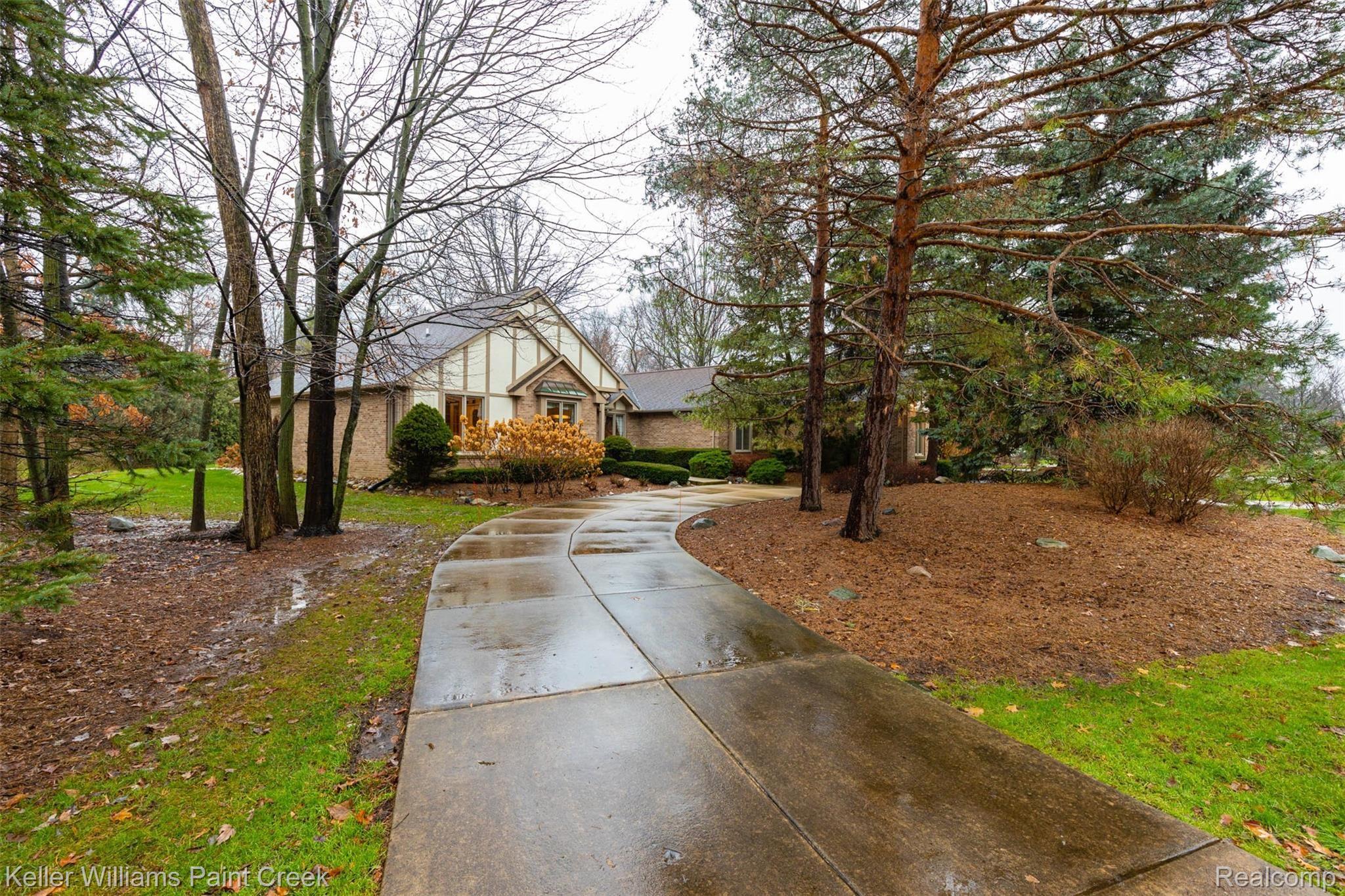 40925 Coventry Road Novi, MI 48375 - Photo 6 of 47 40925 Coventry Rd-2.jpg