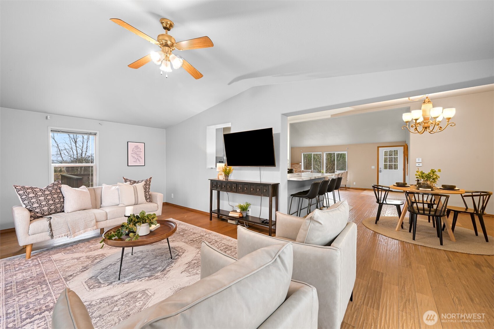 3025 East Smith Road Bellingham, WA 98226 - Photo 18 of 38 Gallery Image 18
