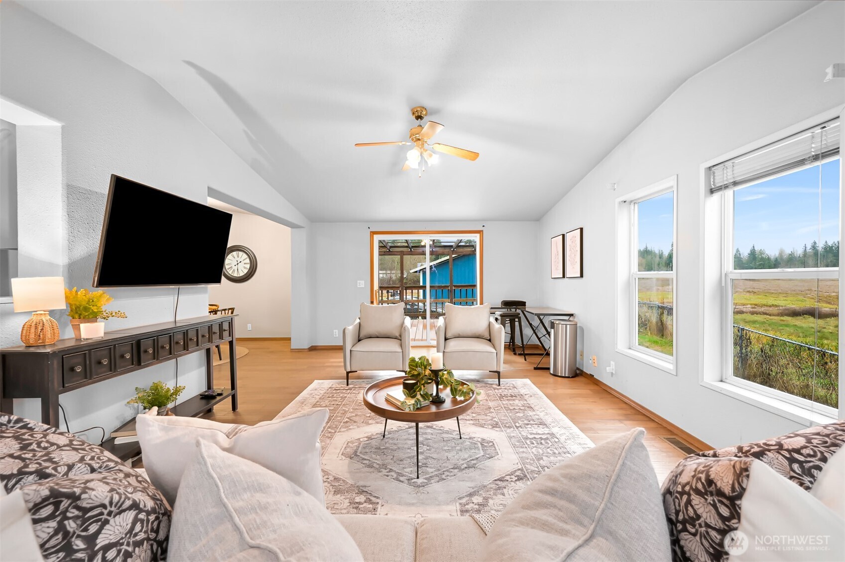 3025 East Smith Road Bellingham, WA 98226 - Photo 19 of 38 Gallery Image 19