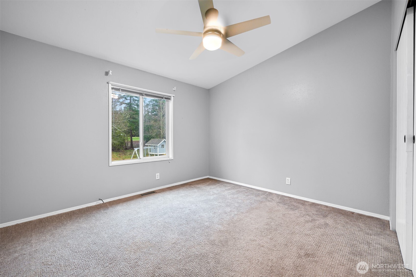 3025 East Smith Road Bellingham, WA 98226 - Photo 27 of 38 Gallery Image 27
