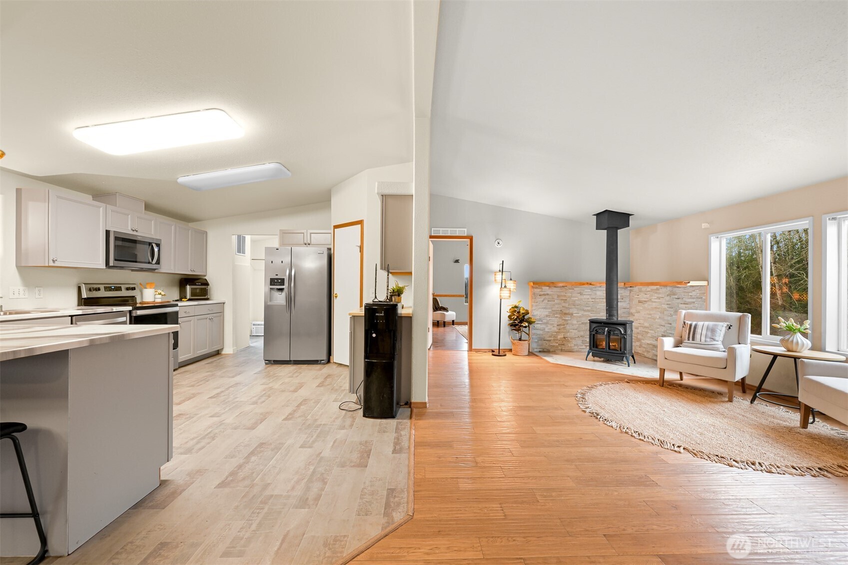 3025 East Smith Road Bellingham, WA 98226 - Photo 4 of 38 Gallery Image 4