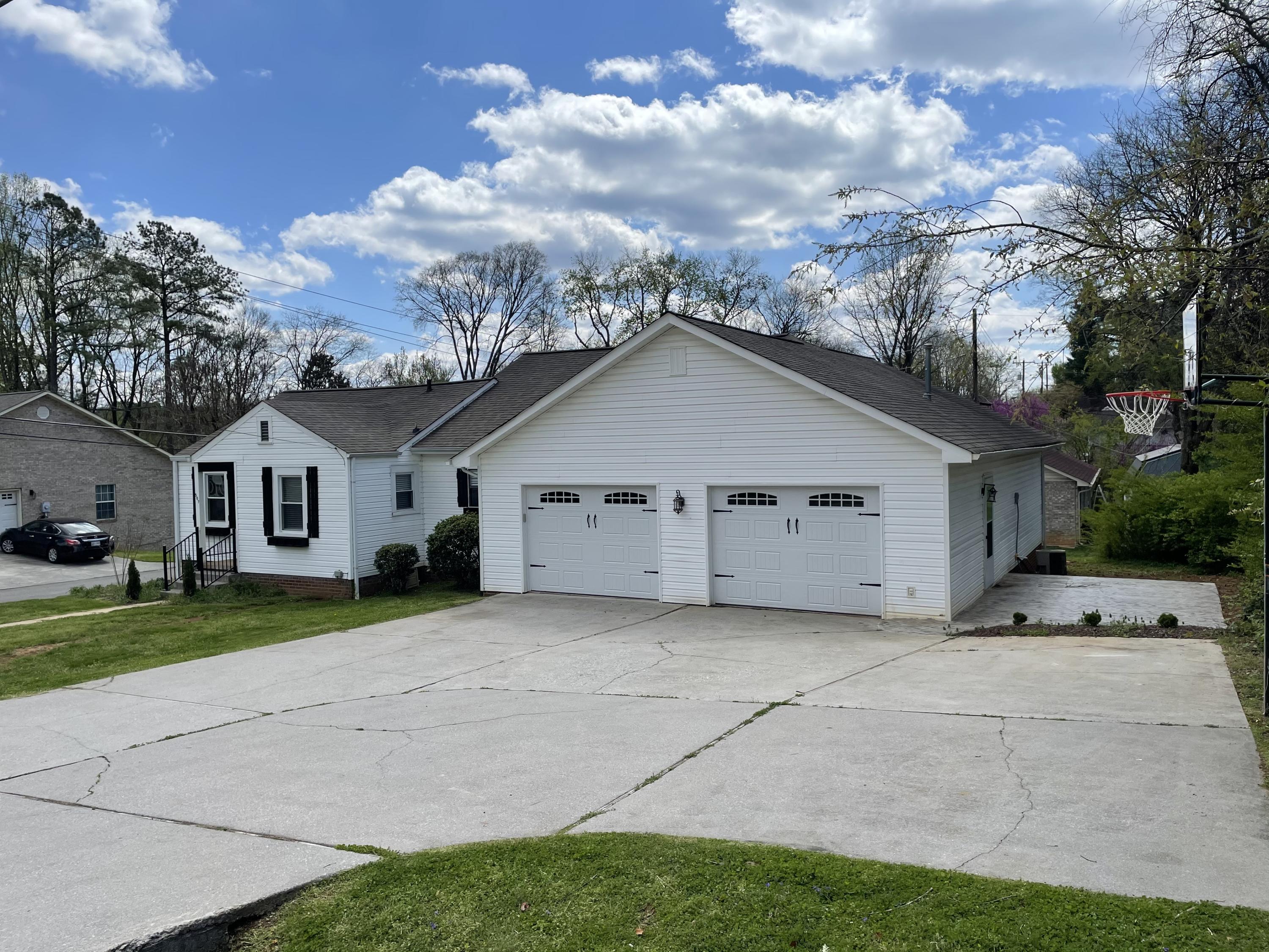 507 South Ruth Street Maryville, TN 37803 - Photo 3 of 31 AF927849-405E-45E5-884A-A2BF5E9F1BEF